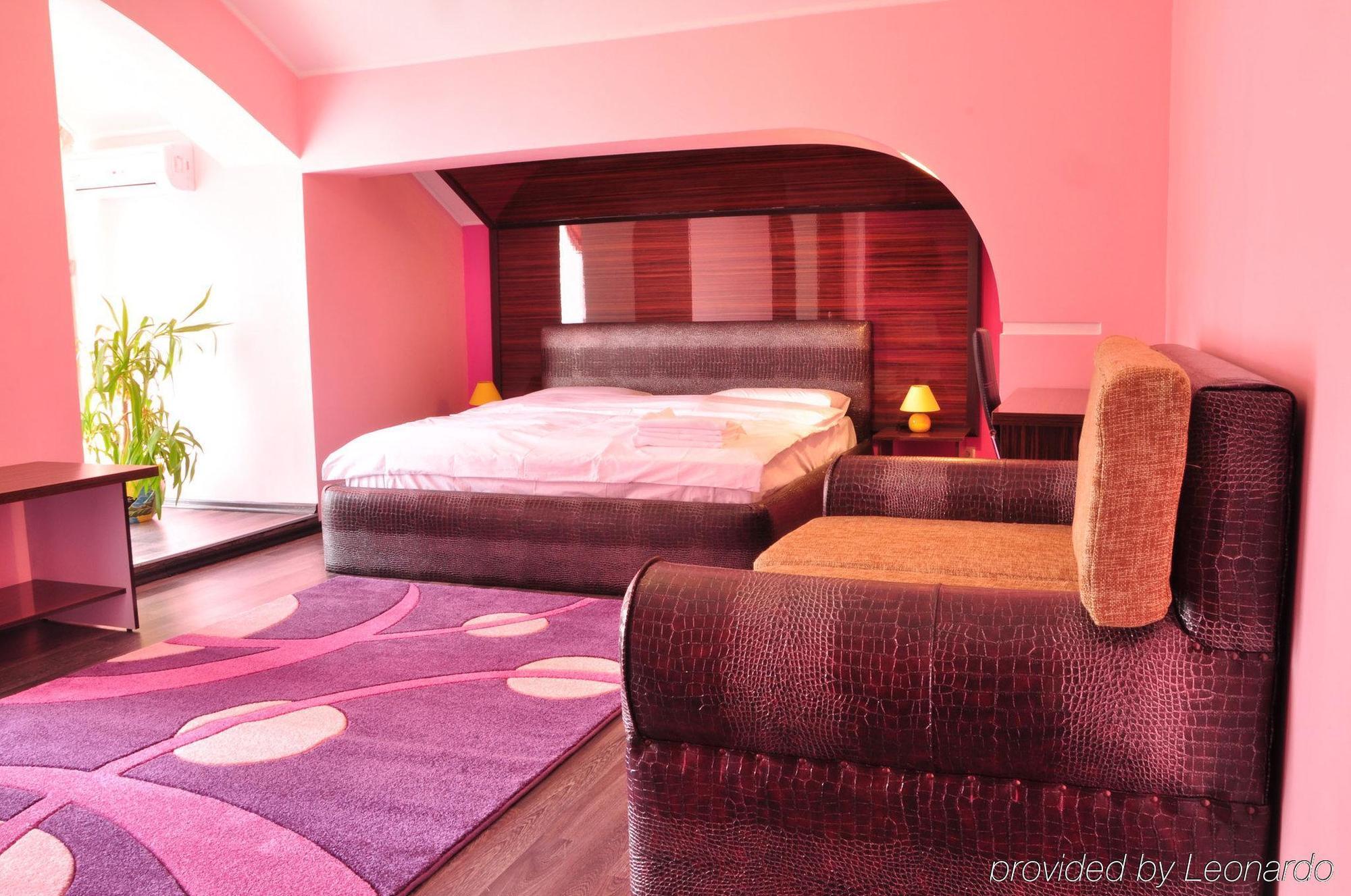 Imperial Hotel Chişinau Rum bild