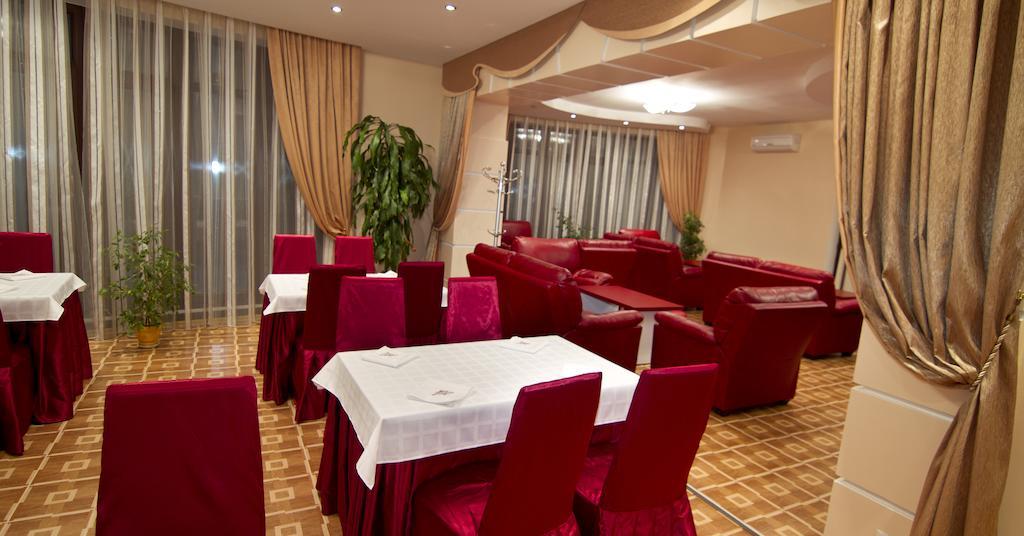 Imperial Hotel Chişinau Exteriör bild